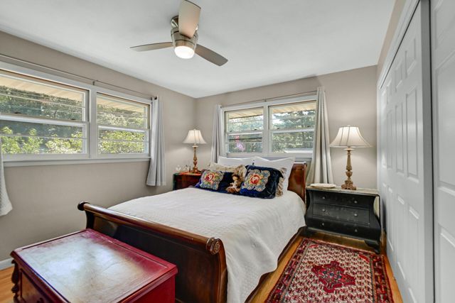 28 Woodland Trail, Ogden Dunes, IN 46368