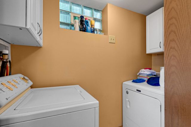 28 Woodland Trail, Ogden Dunes, IN 46368