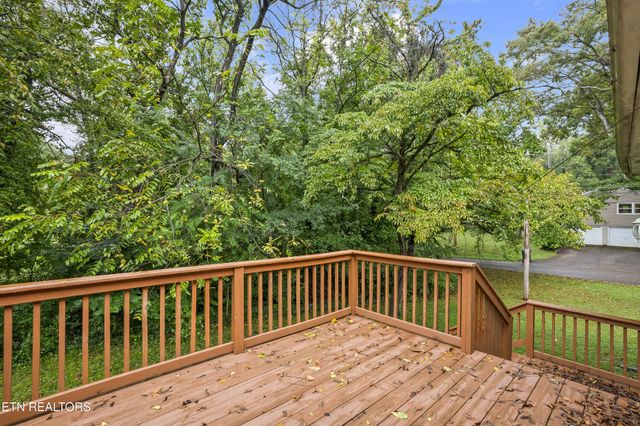 4721 W Sunset Rd, Knoxville, TN 37914