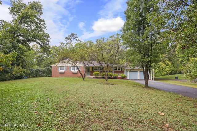 4721 W Sunset Rd, Knoxville, TN 37914