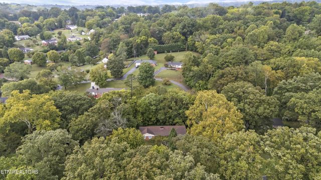 4721 W Sunset Rd, Knoxville, TN 37914