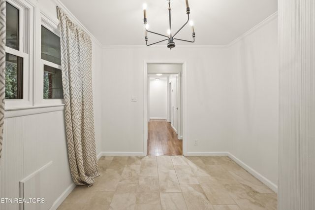 4721 W Sunset Rd, Knoxville, TN 37914