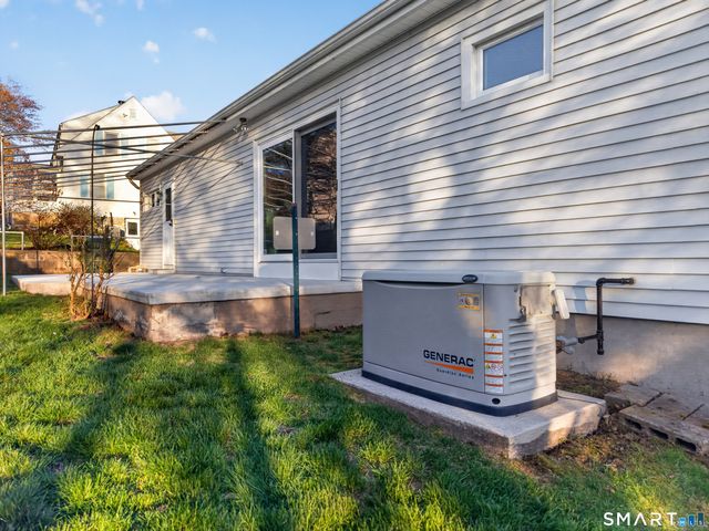 42 Aitchison Drive, New London, CT 06320