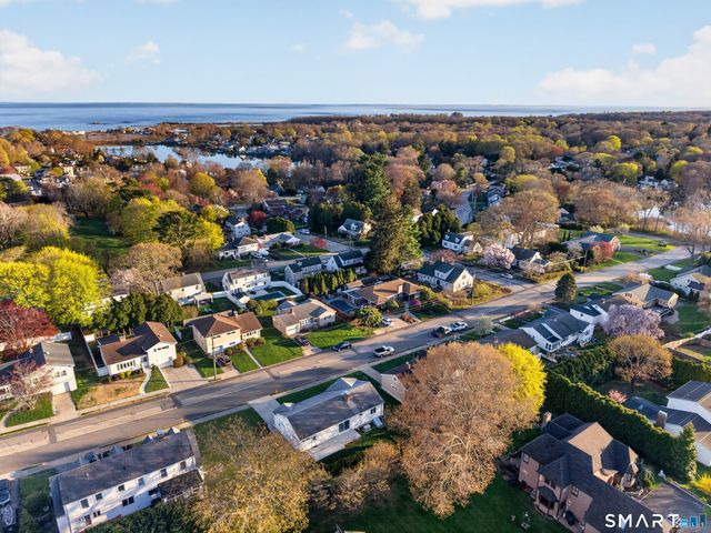 42 Aitchison Drive, New London, CT 06320