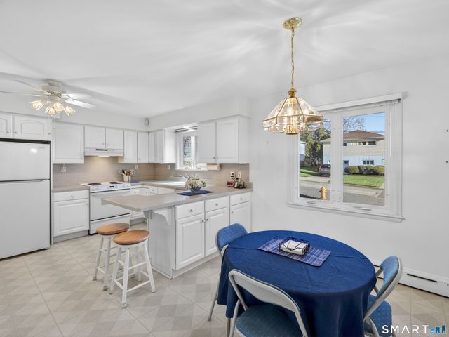 42 Aitchison Drive, New London, CT 06320