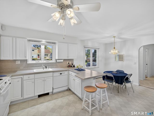 42 Aitchison Drive, New London, CT 06320