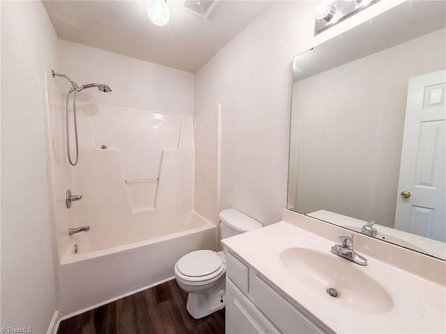 3888 Courtland Circle, Thomasville, NC 27360