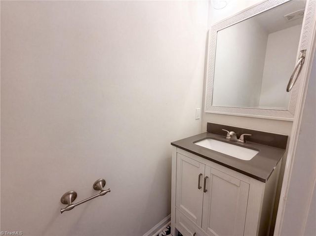 3888 Courtland Circle, Thomasville, NC 27360