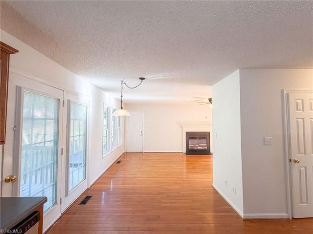 3888 Courtland Circle, Thomasville, NC 27360