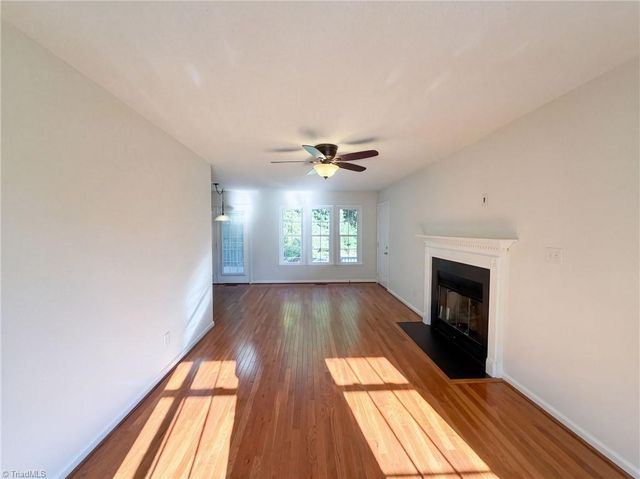 3888 Courtland Circle, Thomasville, NC 27360