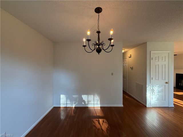3888 Courtland Circle, Thomasville, NC 27360