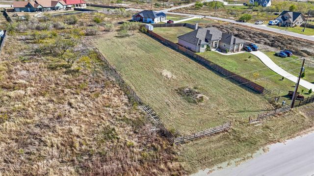 154 Burrobrush ST, Niederwald, TX 78640