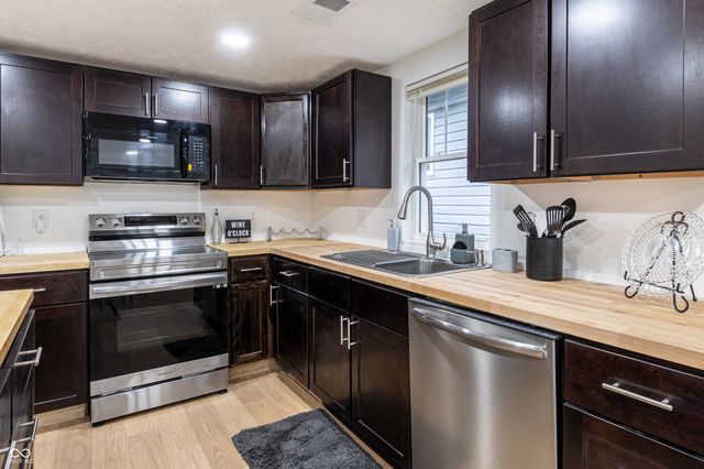 1037 W 30th Street, Indianapolis, IN 46208