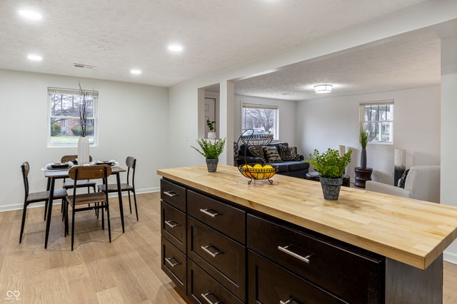 1037 W 30th Street, Indianapolis, IN 46208