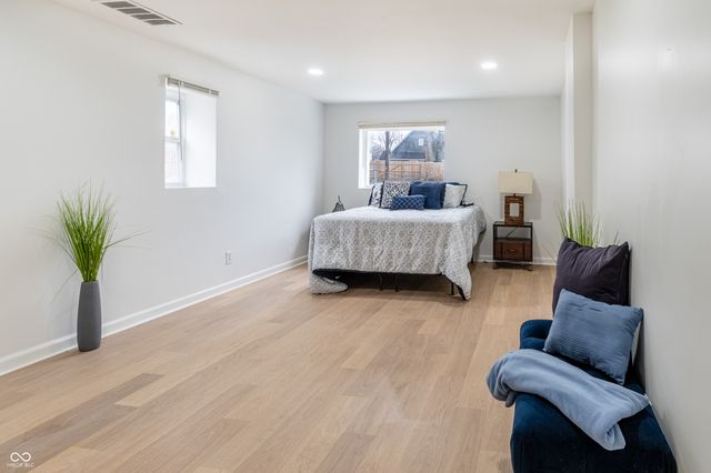 1037 W 30th Street, Indianapolis, IN 46208