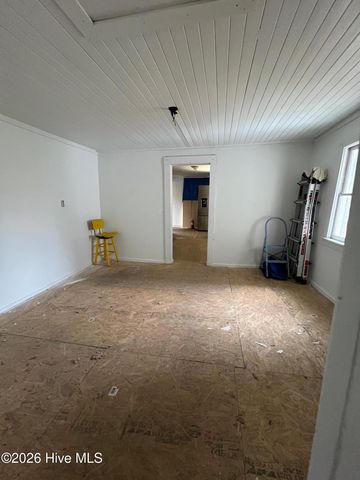 582 Five Mile Road, Richlands, NC 28574