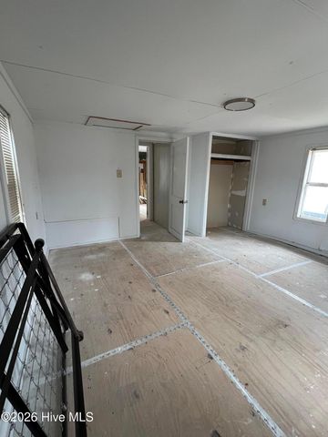 582 Five Mile Road, Richlands, NC 28574