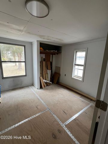 582 Five Mile Road, Richlands, NC 28574