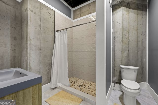 276 Davis Lake Road, Thomaston, GA 30286