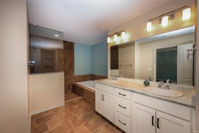 7132 Evansbrook Drive, Fort Wayne, IN 46835