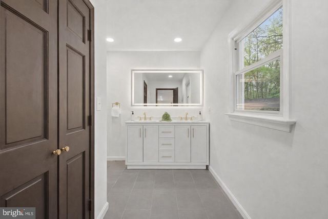 96 SANDY RIDGE RD, Fredericksburg, VA 22405
