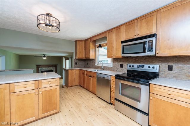 6182 Stafford Drive, North Olmsted, OH 44070