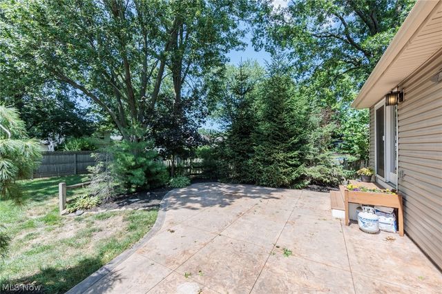 6182 Stafford Drive, North Olmsted, OH 44070