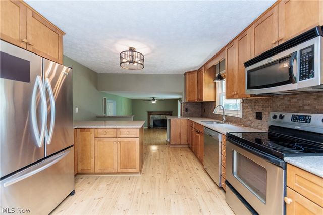 6182 Stafford Drive, North Olmsted, OH 44070