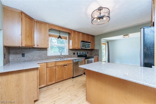 6182 Stafford Drive, North Olmsted, OH 44070