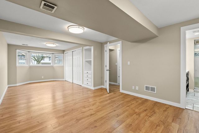 153 SW Camelot Way, Bolingbrook, IL 60440