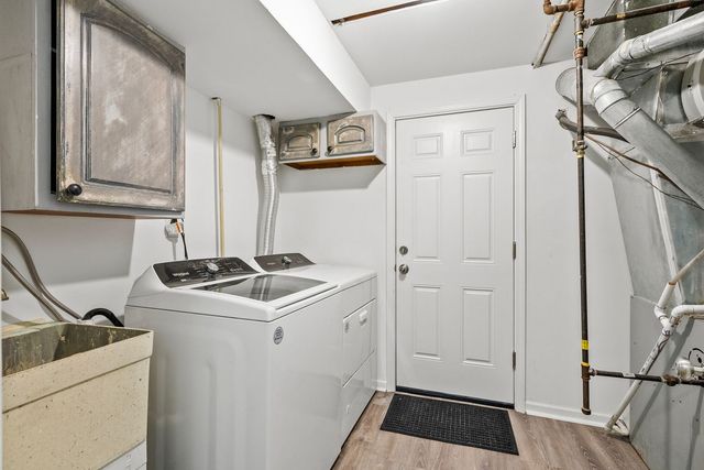 153 SW Camelot Way, Bolingbrook, IL 60440