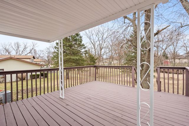 153 SW Camelot Way, Bolingbrook, IL 60440