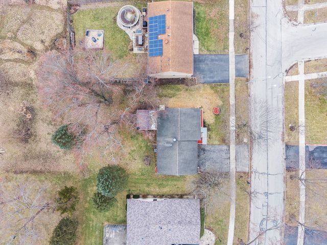 153 SW Camelot Way, Bolingbrook, IL 60440