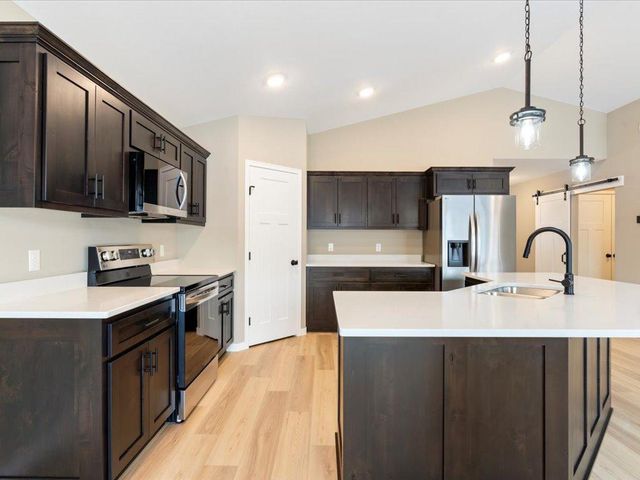 14518 Lynndale Drive, Baxter, MN 56401