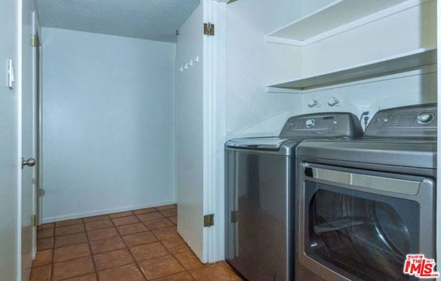 8090 Mulholland Drive, Los Angeles, CA 90046