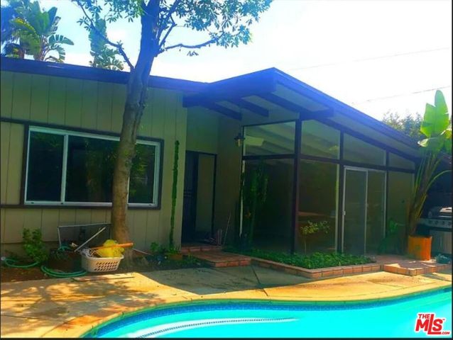 8090 Mulholland Drive, Los Angeles, CA 90046
