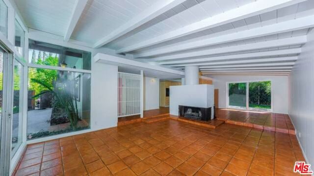 8090 Mulholland Drive, Los Angeles, CA 90046