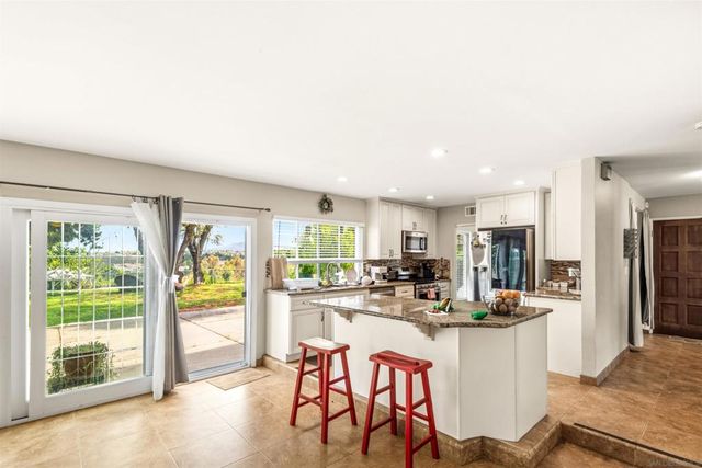 625 E J, Chula Vista, CA 91910