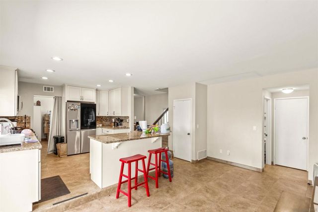 625 E J, Chula Vista, CA 91910