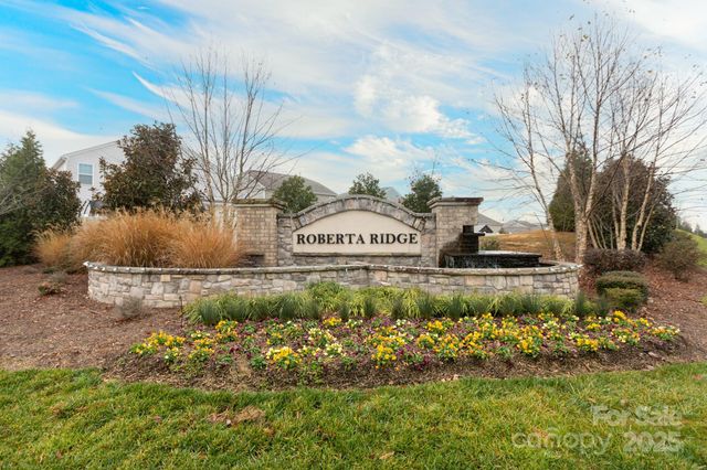 1260 Kent Downs Avenue SW, Concord, NC 28027