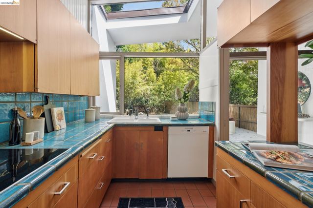 775 San Diego Rd, Berkeley, CA 94707