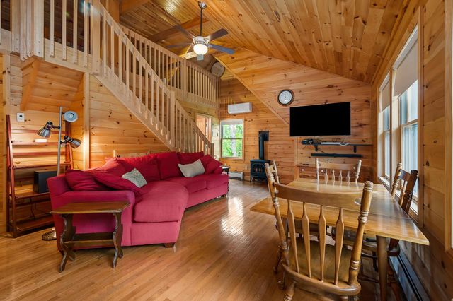 34 Charles Road, Conway, NH 03813