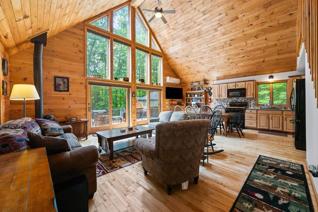 34 Charles Road, Conway, NH 03813