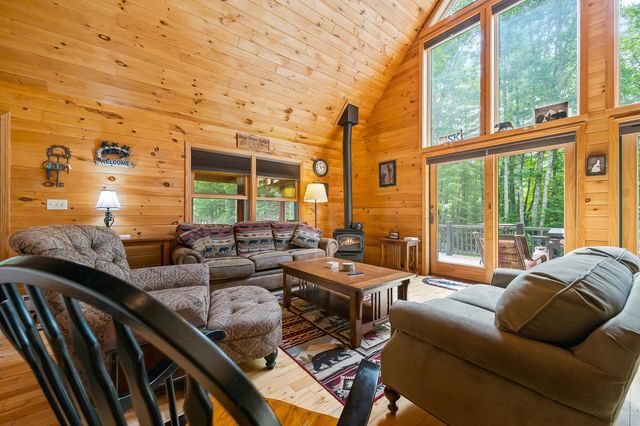34 Charles Road, Conway, NH 03813