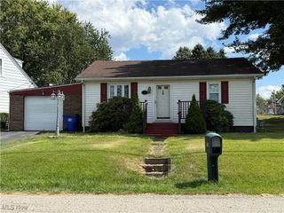 106 N Surry Road, East Liverpool, OH 43920