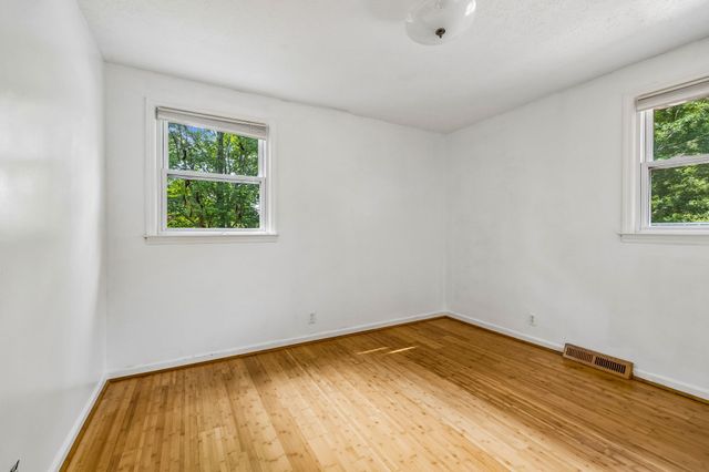2009 Wolfe Rd, White Bluff, TN 37187