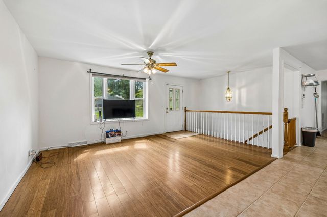 2009 Wolfe Rd, White Bluff, TN 37187