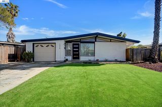 1215 Oak Creek Way, Sunnyvale, CA 94089