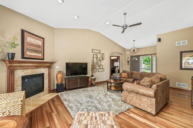 6305 Cedarhedge DRIVE, Mount Pleasant, WI 53406