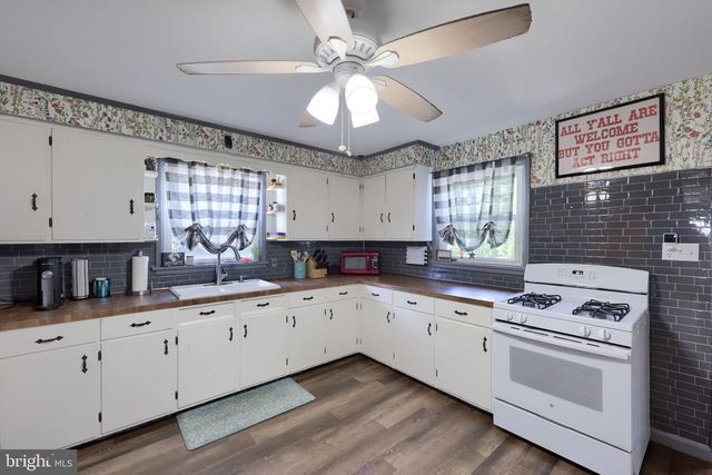 526 E LANCASTER ST., Red Lion, PA 17356